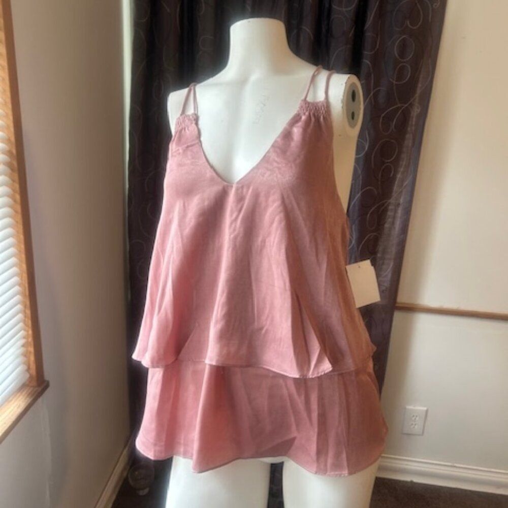 J.O.A. Dusty Pink tiered V-neck spaghetti strap tank top, size L
